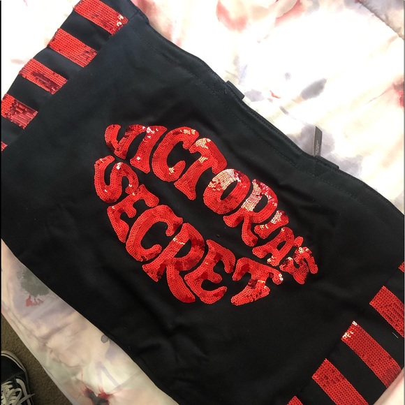 Victoria’s Secret tote bag! - Picture 1 of 4